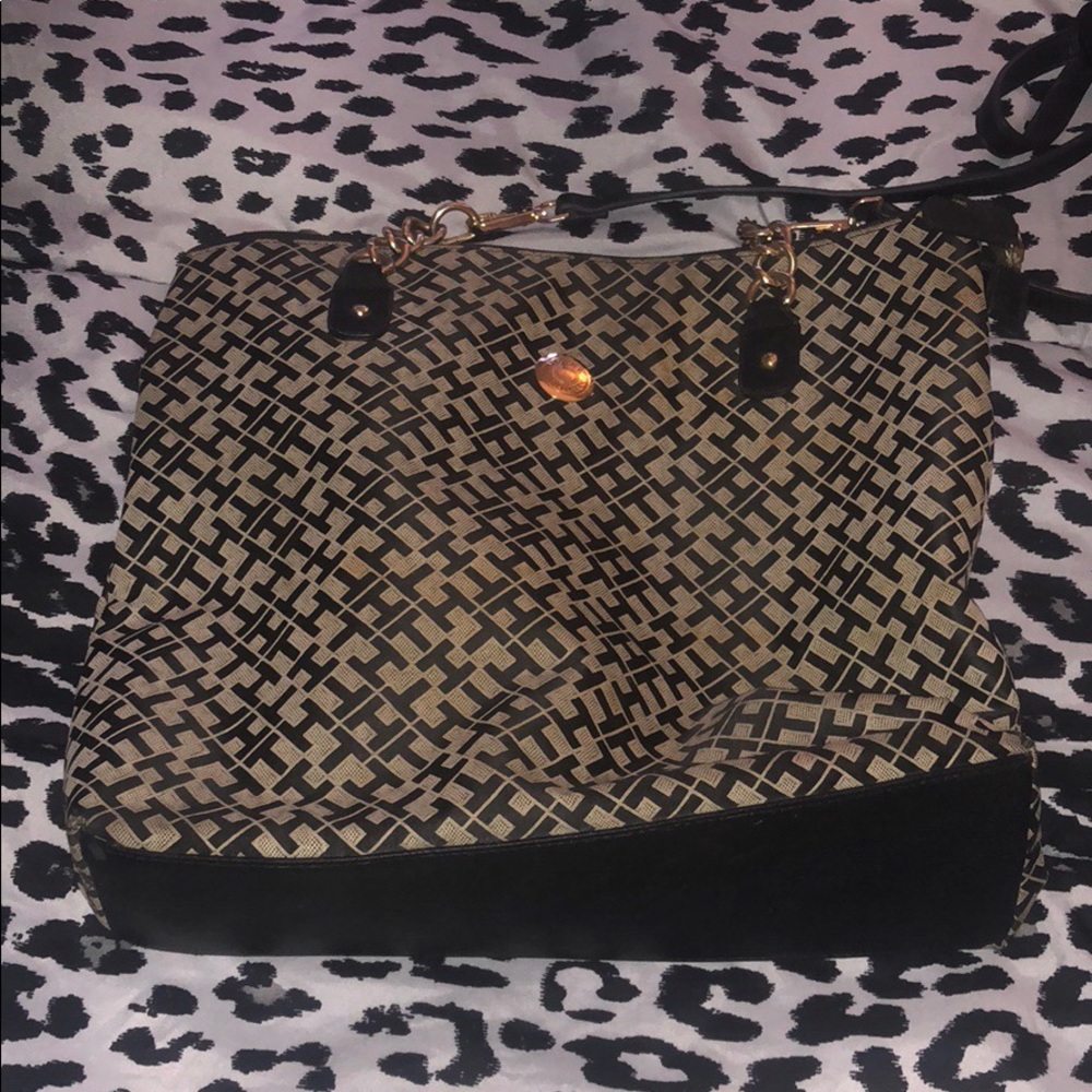 Tommy hilfiger purse